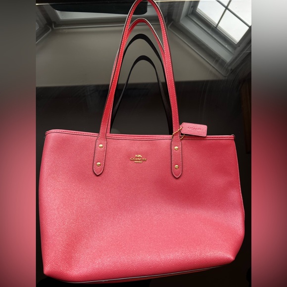 Coach Handbags - Beautiful big pink coach bag